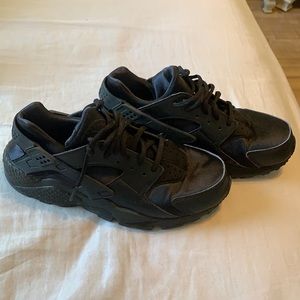 Black Air Huaraches Nike Shoes